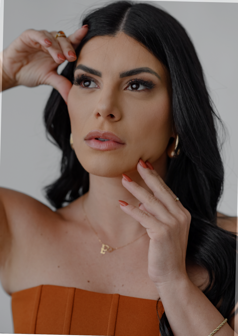 Dra. Luiza Lopes em ambiente de estética
